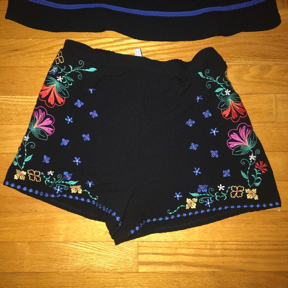 Tropical Floral Two Piece Short Set - Picture 3 of 3